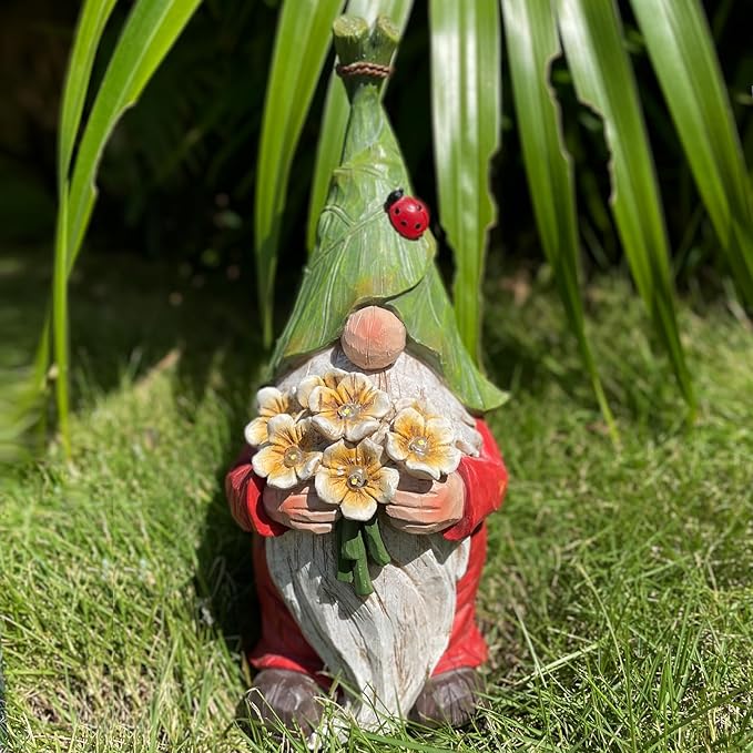 Garden Gnome Statue Outdoor Decor, Solar Garden Gnome Figurine Light, Resin Garden Statues Sculpture for Patio Yard Lawn Outdoor Garden Decorations