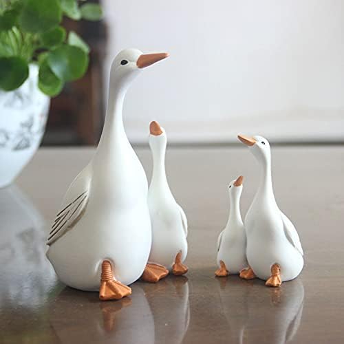 Lifelike Mother Duck and Ducklings Resin Statue for Patio Yard Decoration - Durable and Hand-Drawn Sculpture (Small Size (10cm x 6cm))