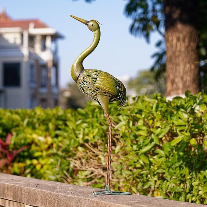VEWOGARDEN Heron Outdoor Statues Metal Crane Garden Sculptures & Statues for Yard Lawn Patio Pool Outside Decorations, Green