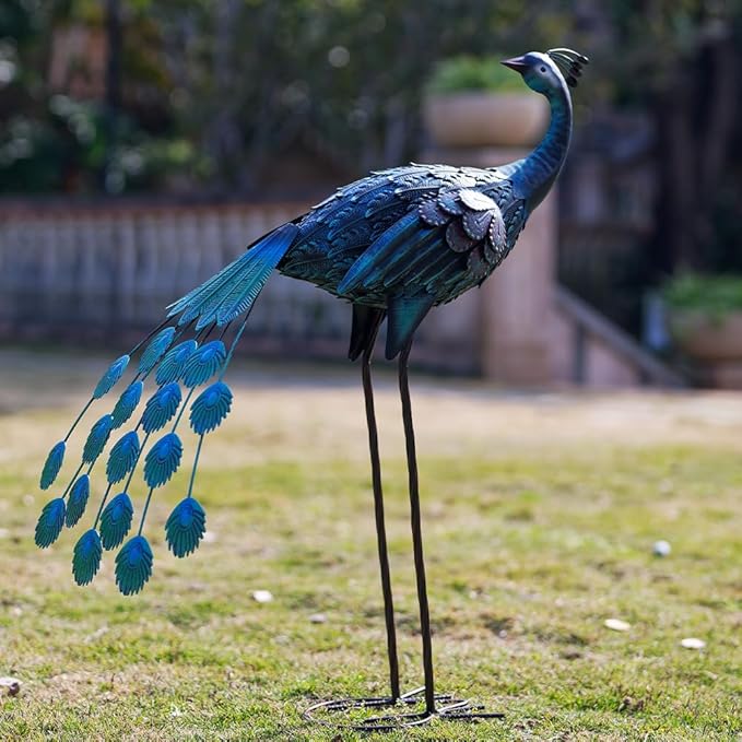 VEWOGARDEN Peacock Outdoor Garden Sculptures & Statues Metal Peacock Yard Art for Lawn Patio Pool Outside Decorations