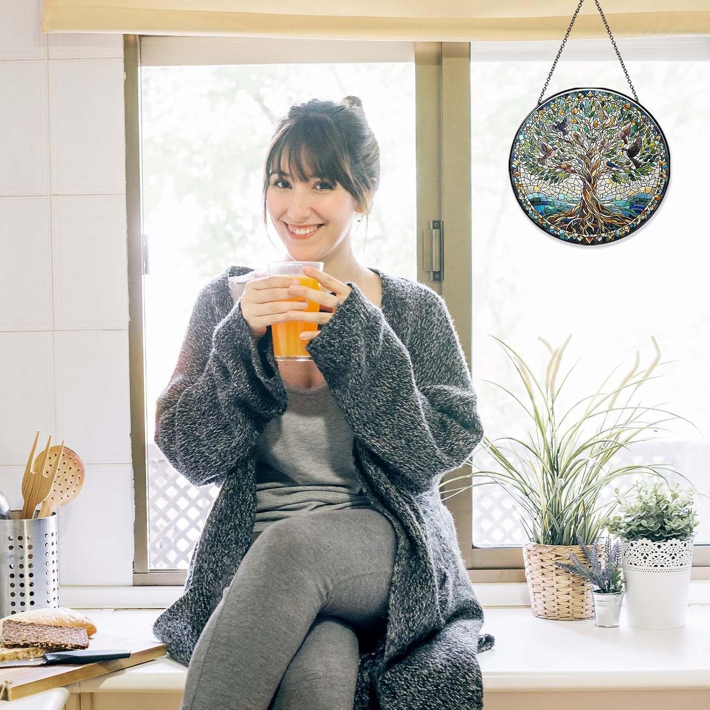 Tree of Life with Birds Sun Catcher RVEAFA Stained Glass Window Hanging Birds Lover Gifts for Women Wall Decor Handmade Sun Catcher Decoration for Garden Home Housewarming Gifts（20 * 20cm