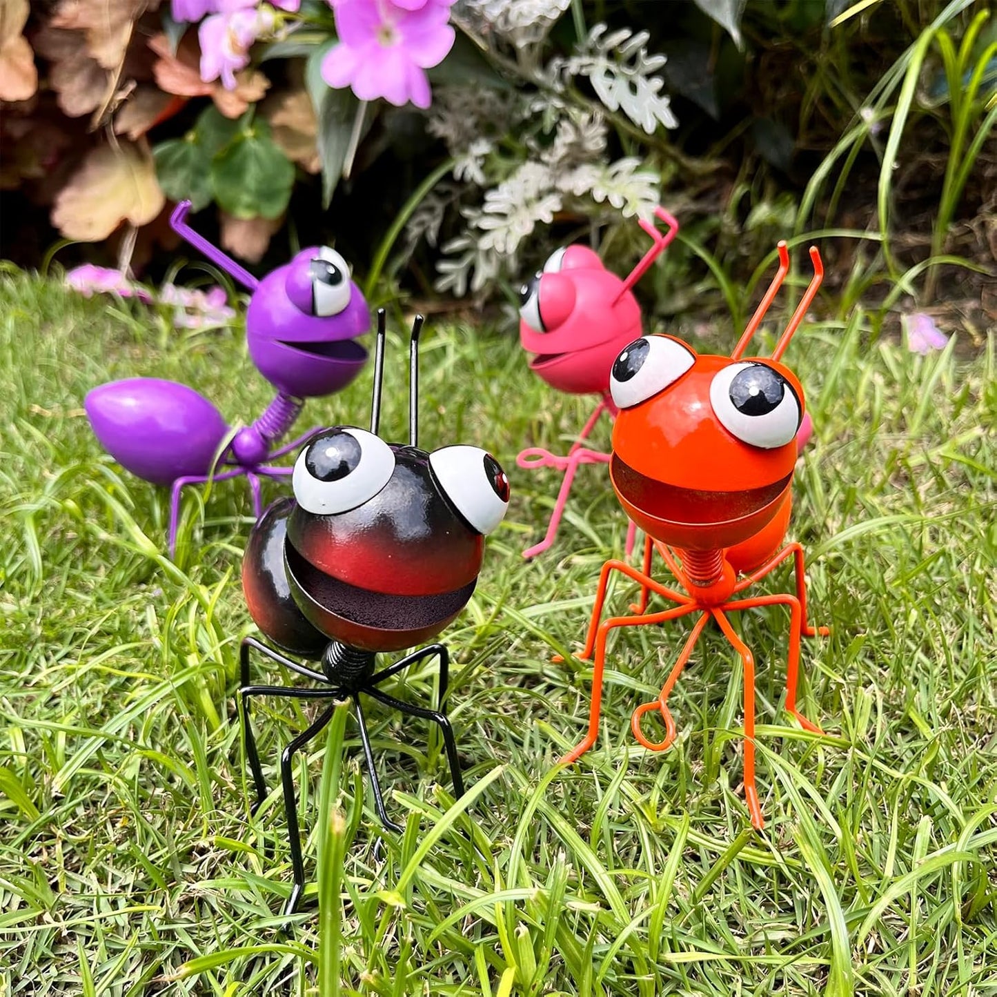 Metal Yard Art Garden Decor for Outside Cute Ants Yard Decorations Outdoor Lawn Ornaments Backyard Gifts for Mom - Set of 4