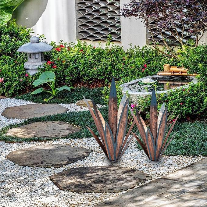 2 PCS Metal Agave Sculpture Decoration, Vintage Country Hand-Painted Sculpture DIY Metal Agave Plant, Home Garden Courtyard Lawn Outdoor Decoration (2PCS)