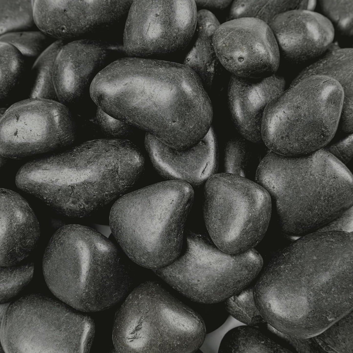 MSI Decorative Polished Black Pebbles, 0.8 inch - 1.2 inch, 40 lb. Bag(Pallet/ 55 Bags)