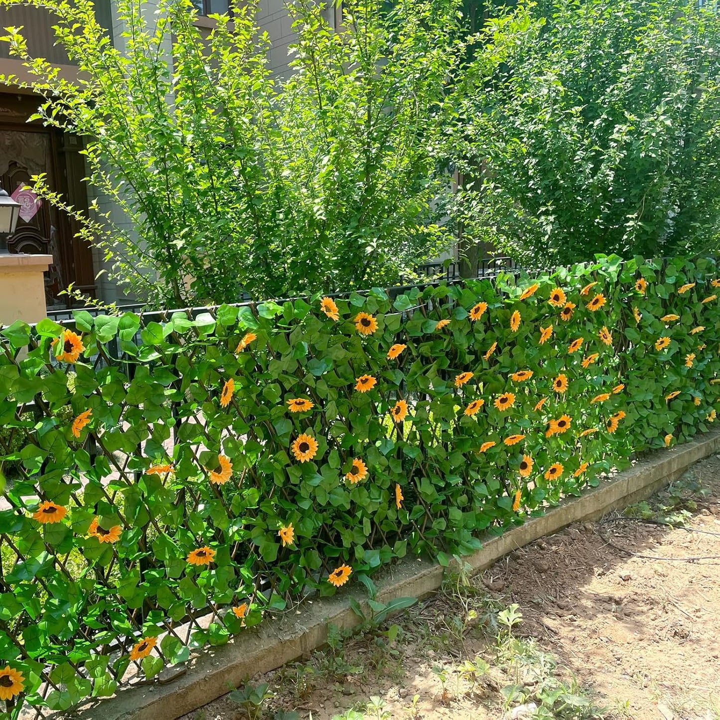 Expandable Fence Privacy Screen for Balcony Patio Outdoor,Decorative Faux Ivy Fencing Panel,Artificial Hedges (Single Sided Leaves) (1, Sunflowers)
