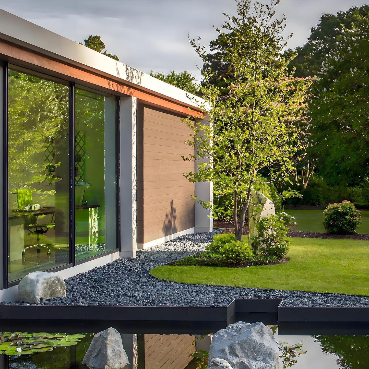 2lbs Black Pebbles for Indoor Plants, 0.8-1.2 inch Polished Stones. Decorative Black River Rocks for Potted Plants Vase Aquarium Landscaping and Outdoor Garden