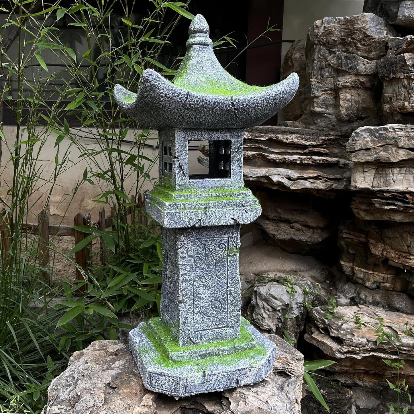 31.5’’High Japanese Pagoda Statue Moss-Covered Retro Miniature Tower Lantern Garden Decoration Figurines Outdoor Asian Decoration Zen Courtyard Landscape…